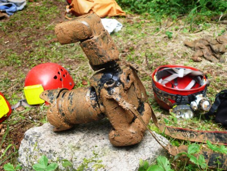 P.Strečanský : Fotaparát z jaskyne Nová Michňová, Tisovec